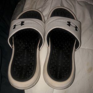 Under armor slides women’s size 7